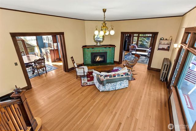 1 East Road, Tacoma, WA 98406