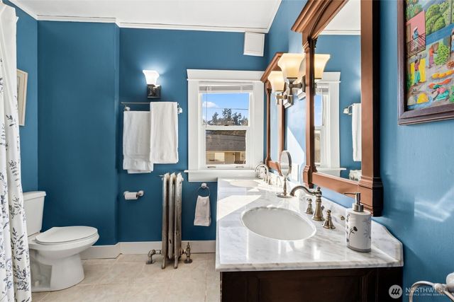 1 East Road, Tacoma, WA 98406