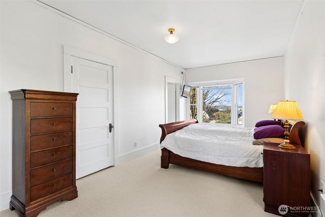 1 East Road, Tacoma, WA 98406