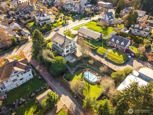 1 East Road, Tacoma, WA 98406