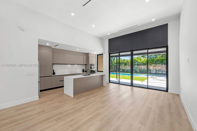 412 NW 47th St, Miami, FL 33127