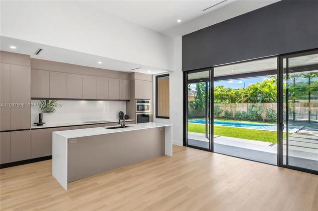 412 NW 47th St, Miami, FL 33127