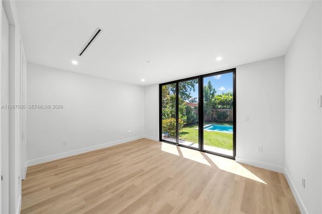 412 NW 47th St, Miami, FL 33127