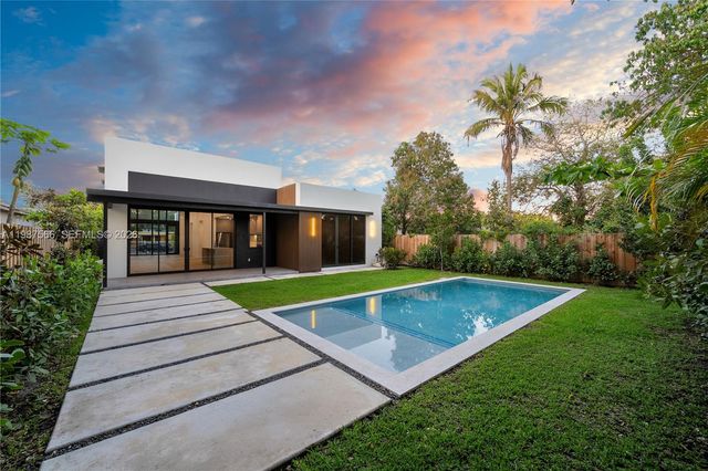 412 NW 47th St, Miami, FL 33127