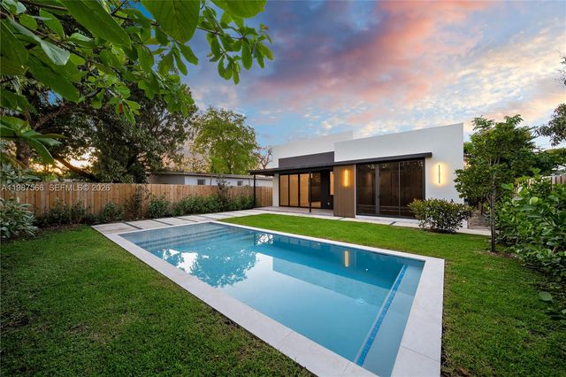 412 NW 47th St, Miami, FL 33127