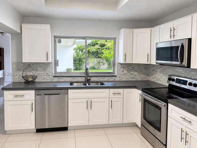 8981 SW 57th Ter, Miami, FL 33173