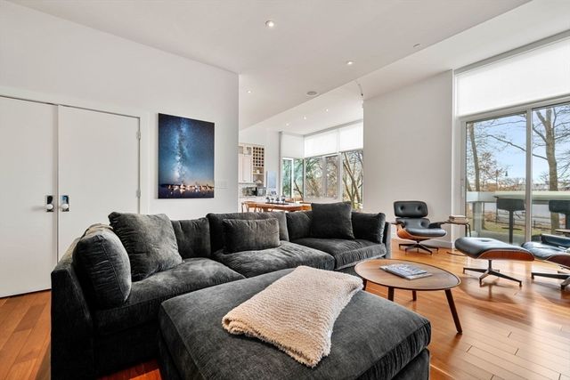 975 Memorial Drive 210, Cambridge, MA 02138
