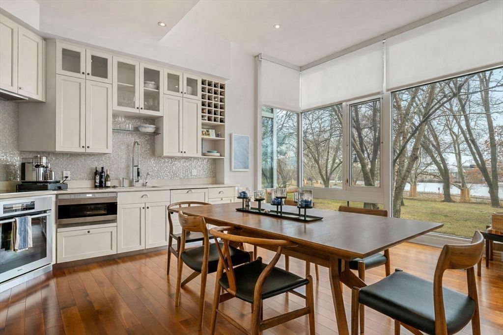 975 Memorial Drive 210, Cambridge, MA 02138