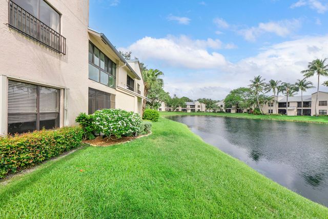 3392 NW 47th Avenue, Coconut Creek, FL 33063
