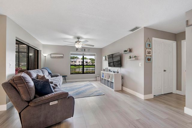 3392 NW 47th Avenue, Coconut Creek, FL 33063