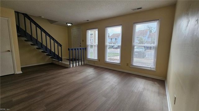 731 Woodbox DR, Virginia Beach, VA 23462