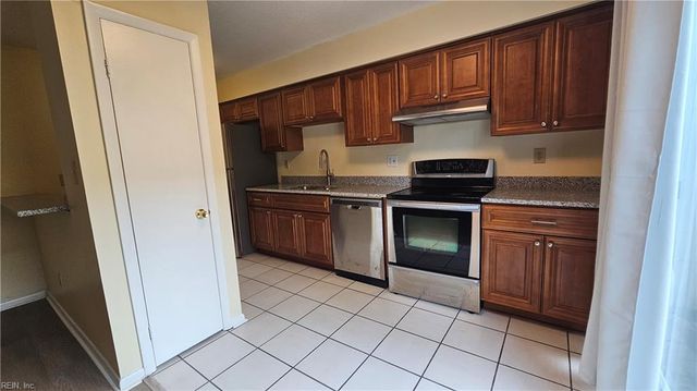 731 Woodbox DR, Virginia Beach, VA 23462