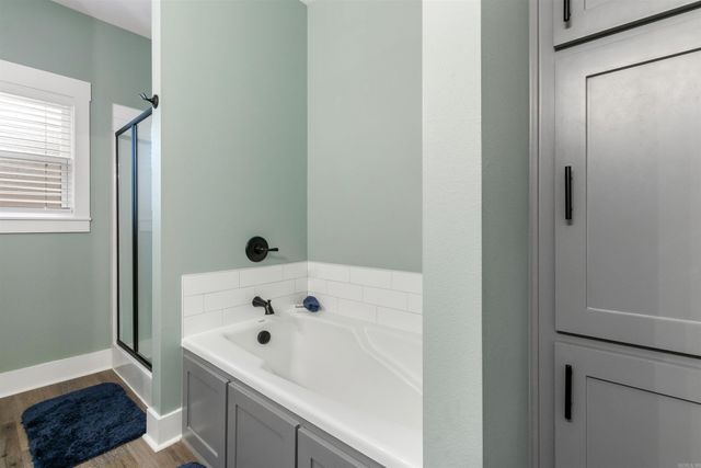 10 Raspberry Lane, Cabot, AR 72023