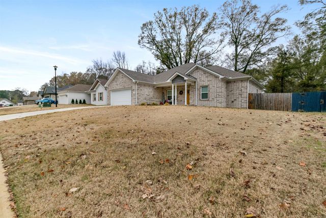 10 Raspberry Lane, Cabot, AR 72023