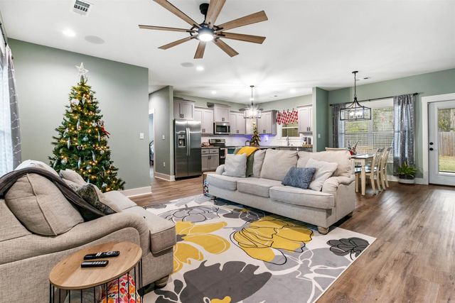 10 Raspberry Lane, Cabot, AR 72023