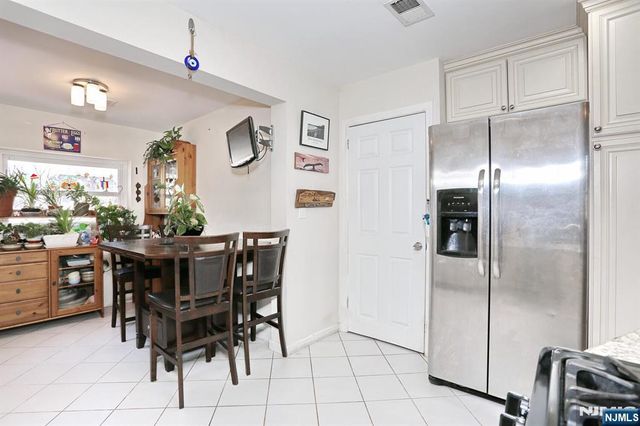 1154 Summit Avenue, Teaneck, NJ 07666