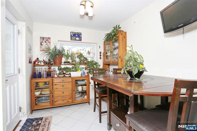 1154 Summit Avenue, Teaneck, NJ 07666