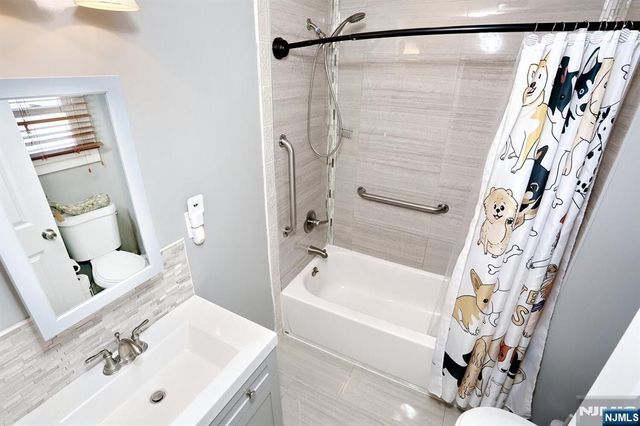 1154 Summit Avenue, Teaneck, NJ 07666