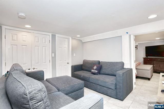 1154 Summit Avenue, Teaneck, NJ 07666
