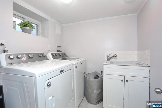 1154 Summit Avenue, Teaneck, NJ 07666