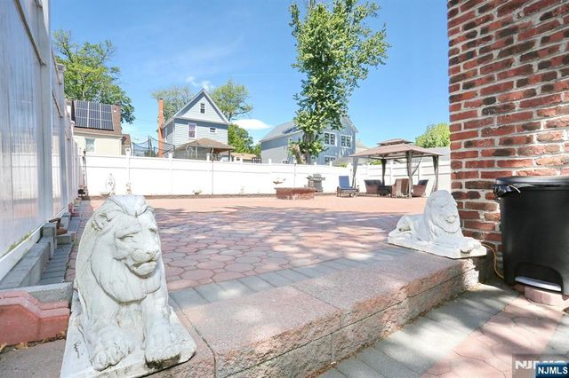 1154 Summit Avenue, Teaneck, NJ 07666
