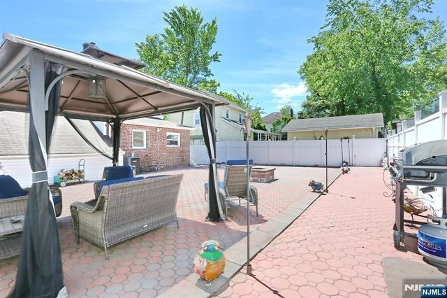 1154 Summit Avenue, Teaneck, NJ 07666
