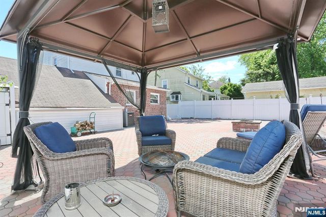 1154 Summit Avenue, Teaneck, NJ 07666
