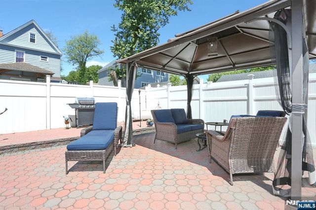 1154 Summit Avenue, Teaneck, NJ 07666