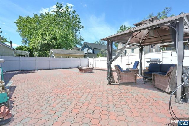 1154 Summit Avenue, Teaneck, NJ 07666