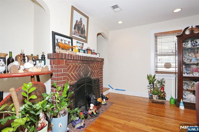 1154 Summit Avenue, Teaneck, NJ 07666