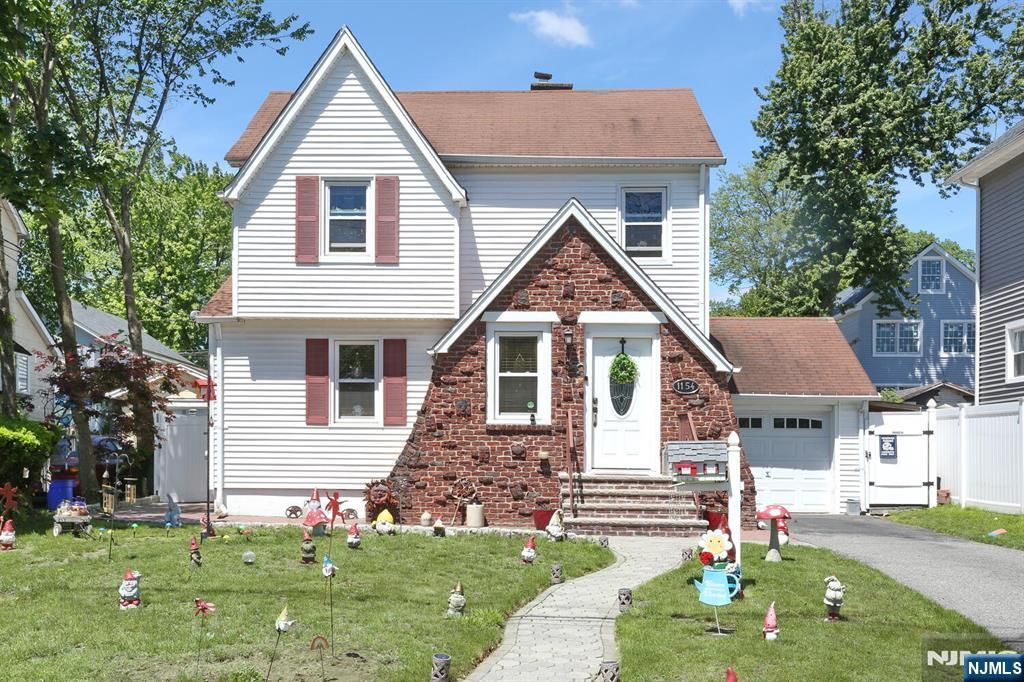 1154 Summit Avenue, Teaneck, NJ 07666