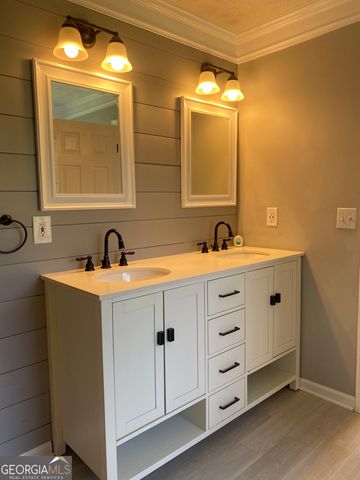 203 Cambridge Drive, Loganville, GA 30052