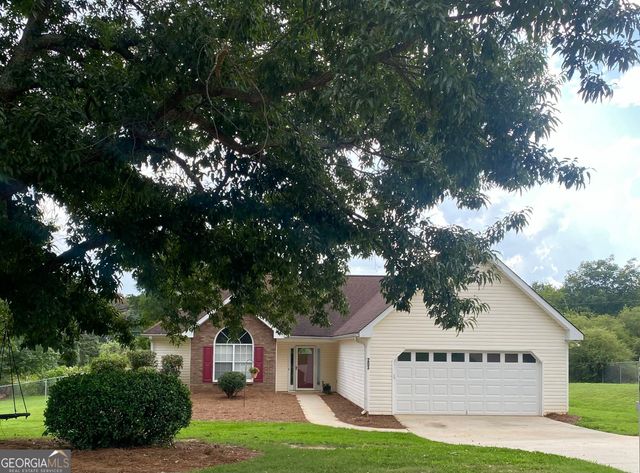 203 Cambridge Drive, Loganville, GA 30052