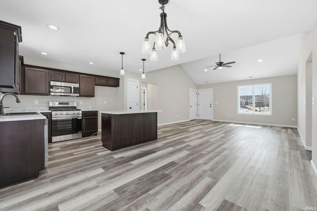 835 Lagonda Trail, Fort Wayne, IN 46818