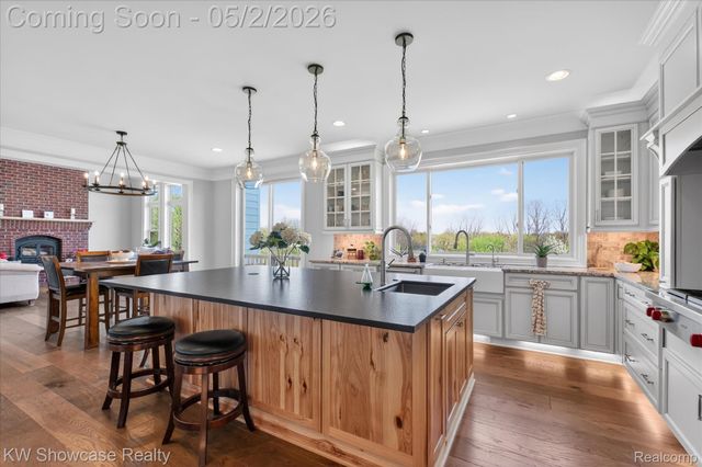 1881 Reidsview Drive, White Lake Charter Township, MI 48383