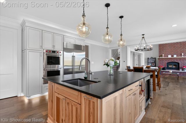 1881 Reidsview Drive, White Lake Charter Township, MI 48383