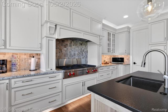 1881 Reidsview Drive, White Lake Charter Township, MI 48383