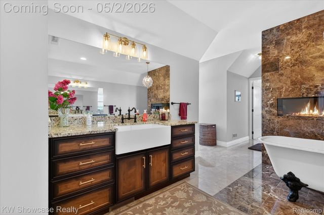 1881 Reidsview Drive, White Lake Charter Township, MI 48383