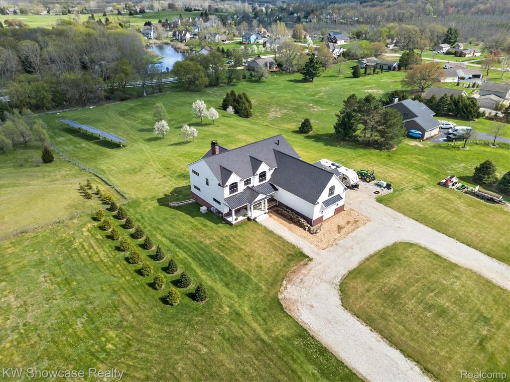 1881 Reidsview Drive, White Lake Charter Township, MI 48383