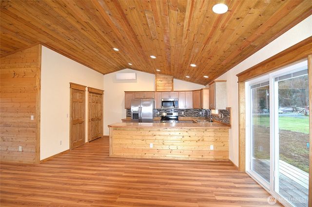 182 Frost Creek Road, Glenoma, WA 98336