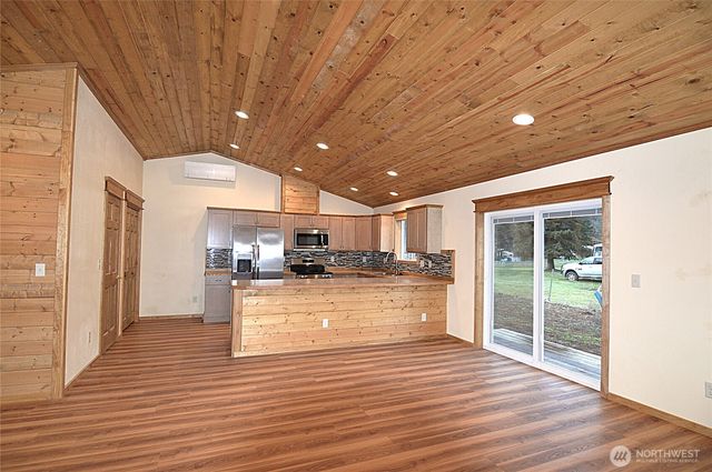 182 Frost Creek Road, Glenoma, WA 98336