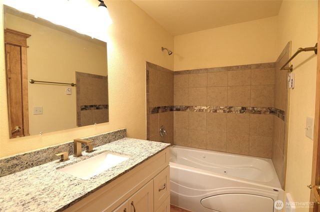 182 Frost Creek Road, Glenoma, WA 98336