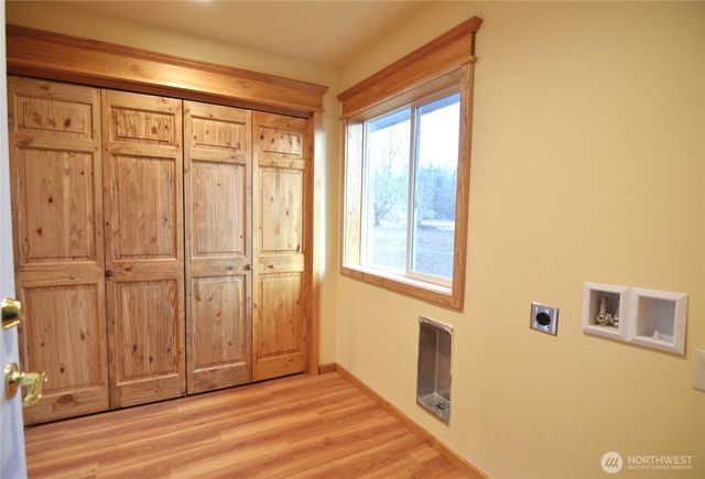 182 Frost Creek Road, Glenoma, WA 98336