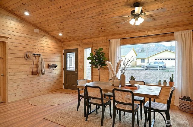 182 Frost Creek Road, Glenoma, WA 98336