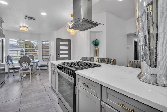 8604 Luciano Ct, Sacramento, CA 95828