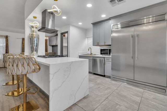 8604 Luciano Ct, Sacramento, CA 95828