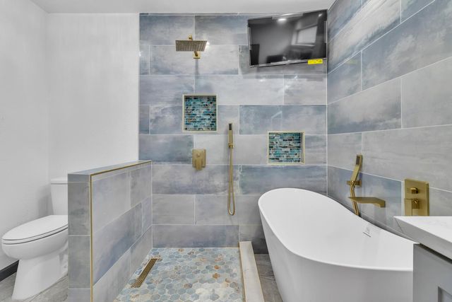 8604 Luciano Ct, Sacramento, CA 95828