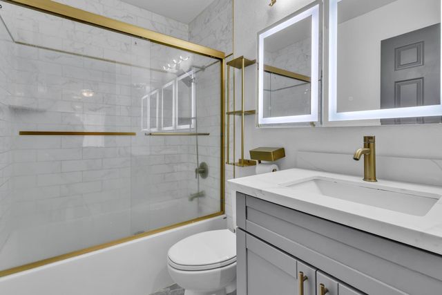 8604 Luciano Ct, Sacramento, CA 95828