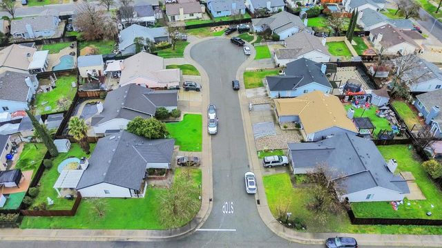 8604 Luciano Ct, Sacramento, CA 95828