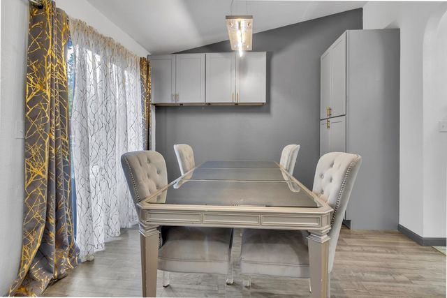 8604 Luciano Ct, Sacramento, CA 95828